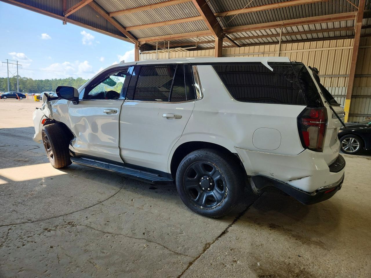 2023 Chevrolet Tahoe C1500 - Фото 2