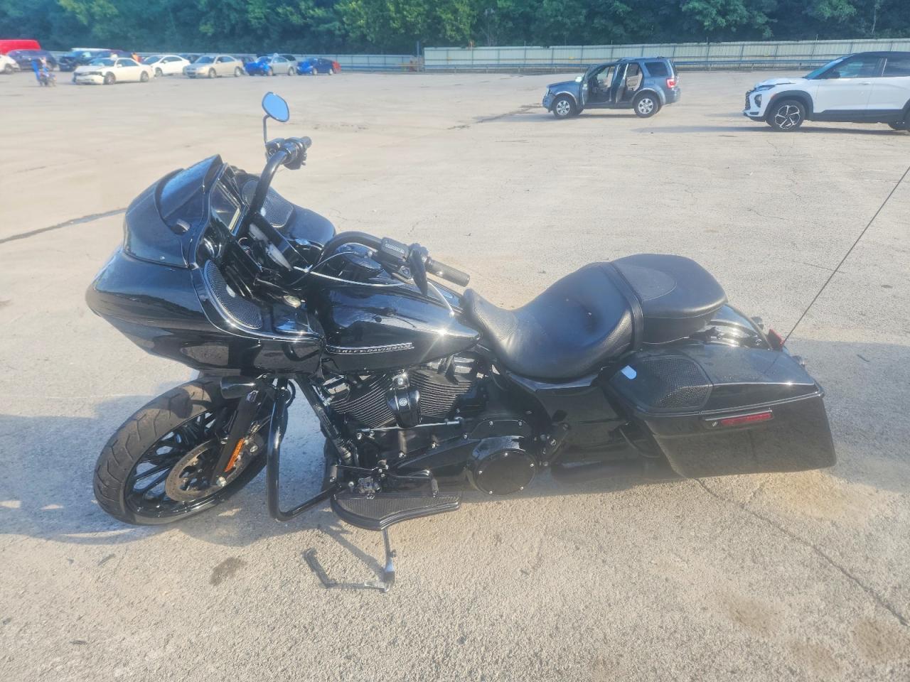2018 Harley-Davidson Fltrxs Road Glide Special - Image 3