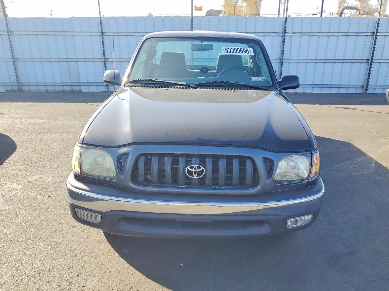 2004 Toyota Tacoma Deluxe - Фото 5