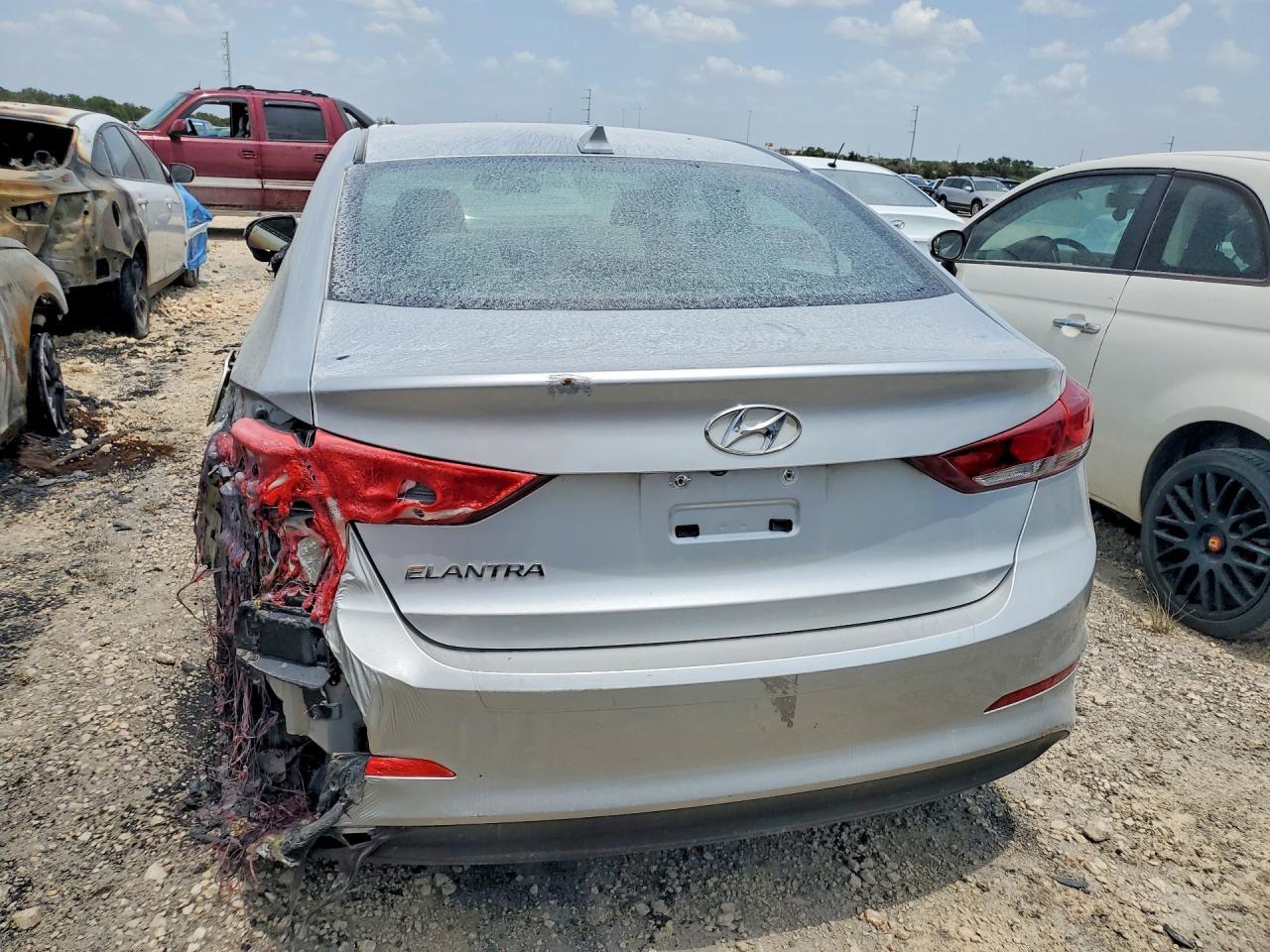 2018 Hyundai Elantra - Image 6