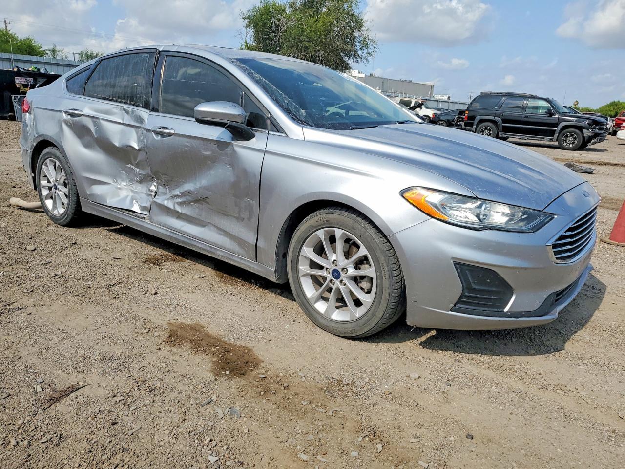 2020 Ford Fusion Se - Фото 4
