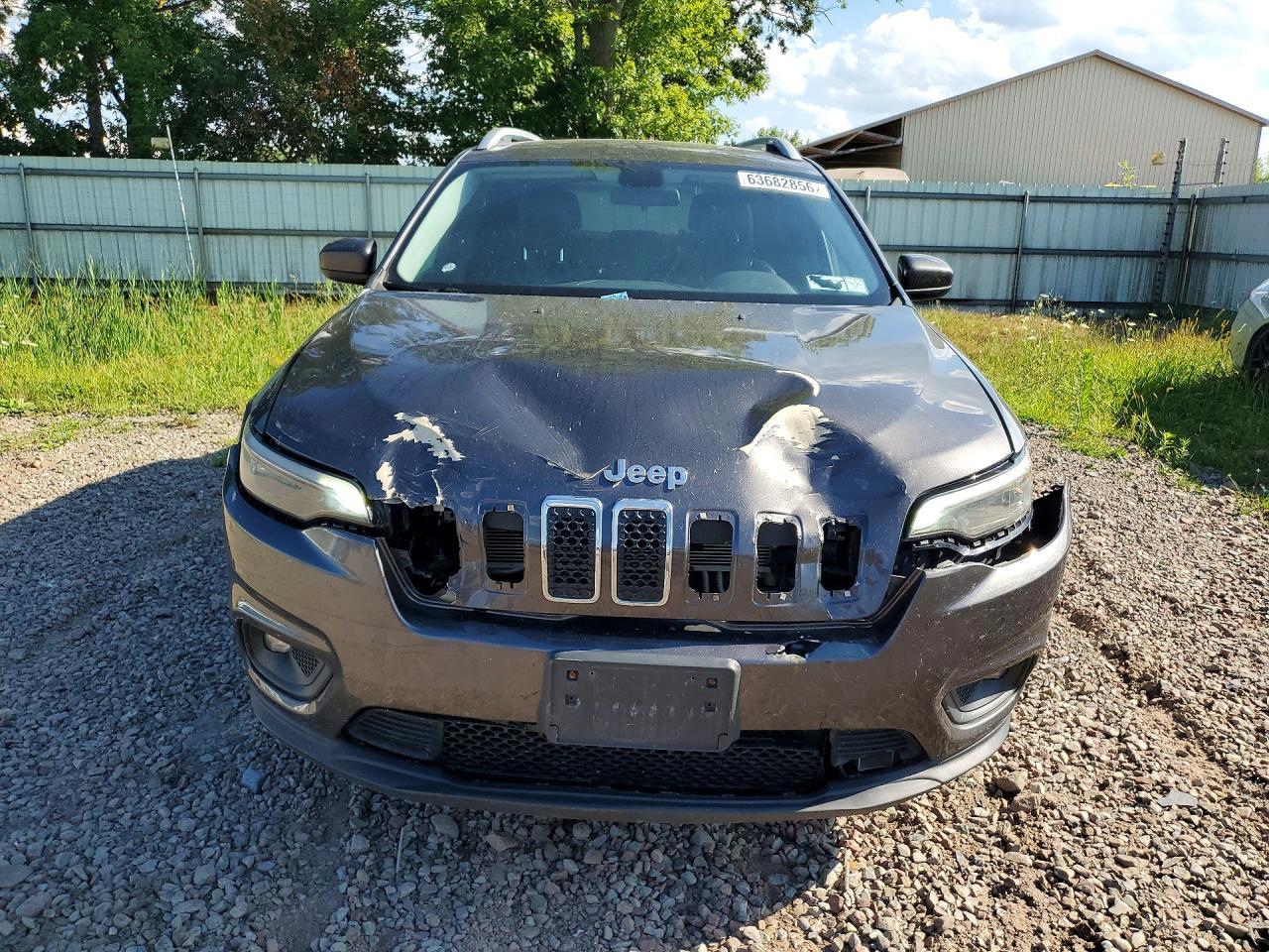 2019 Jeep Cherokee Latitude Plus - Image 5