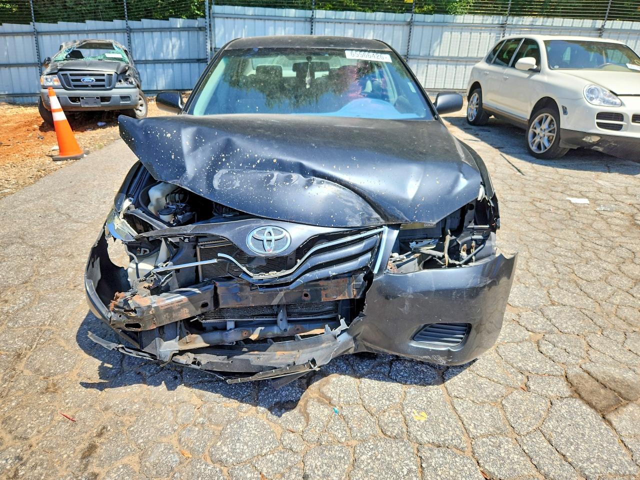 2010 Toyota Camry Le - Фото 5