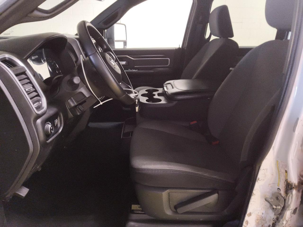 2023 Ram 3500 Big Horn - Фото 7