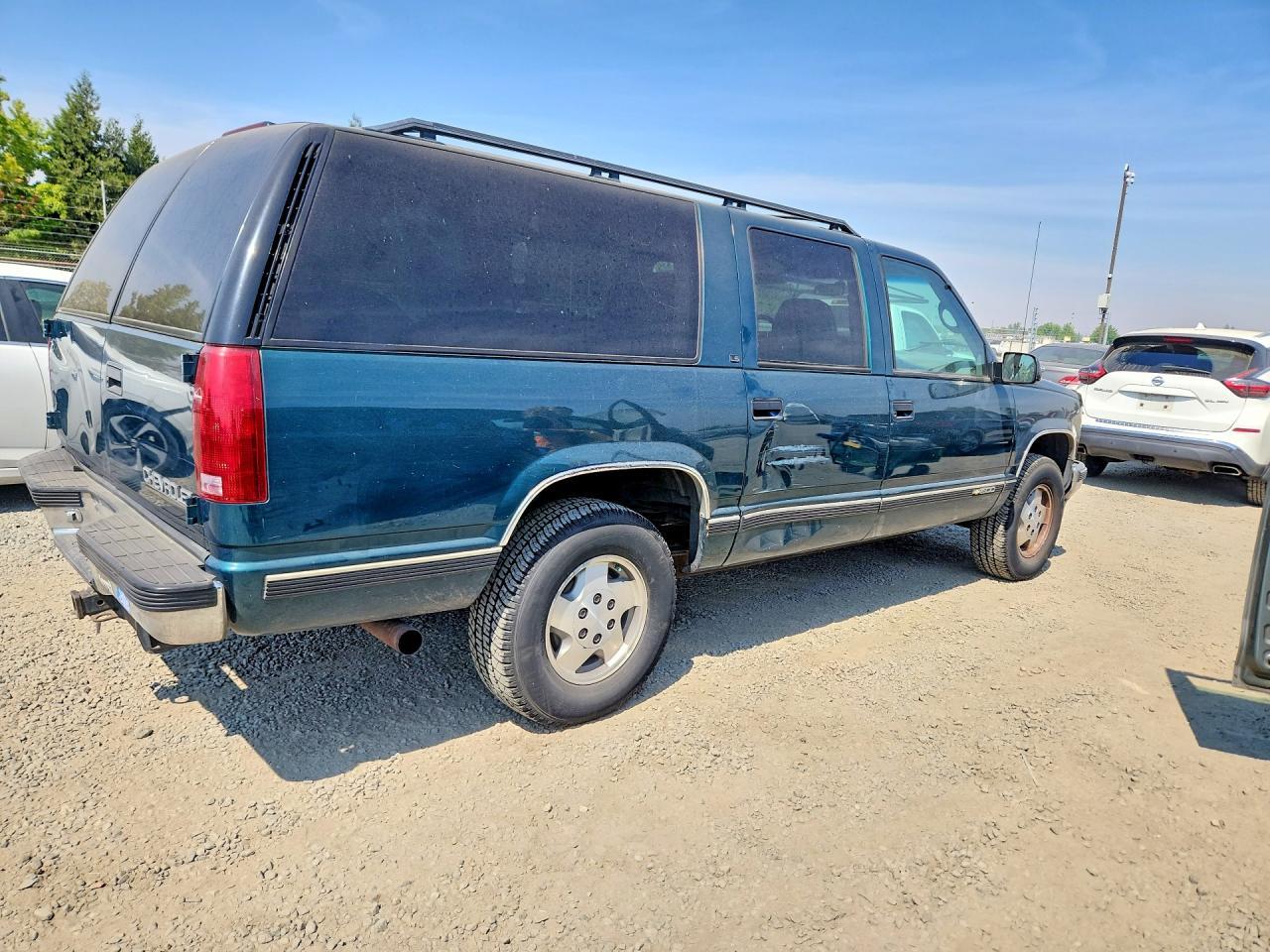 1995 Chevrolet Suburban K1500 - Фото 3