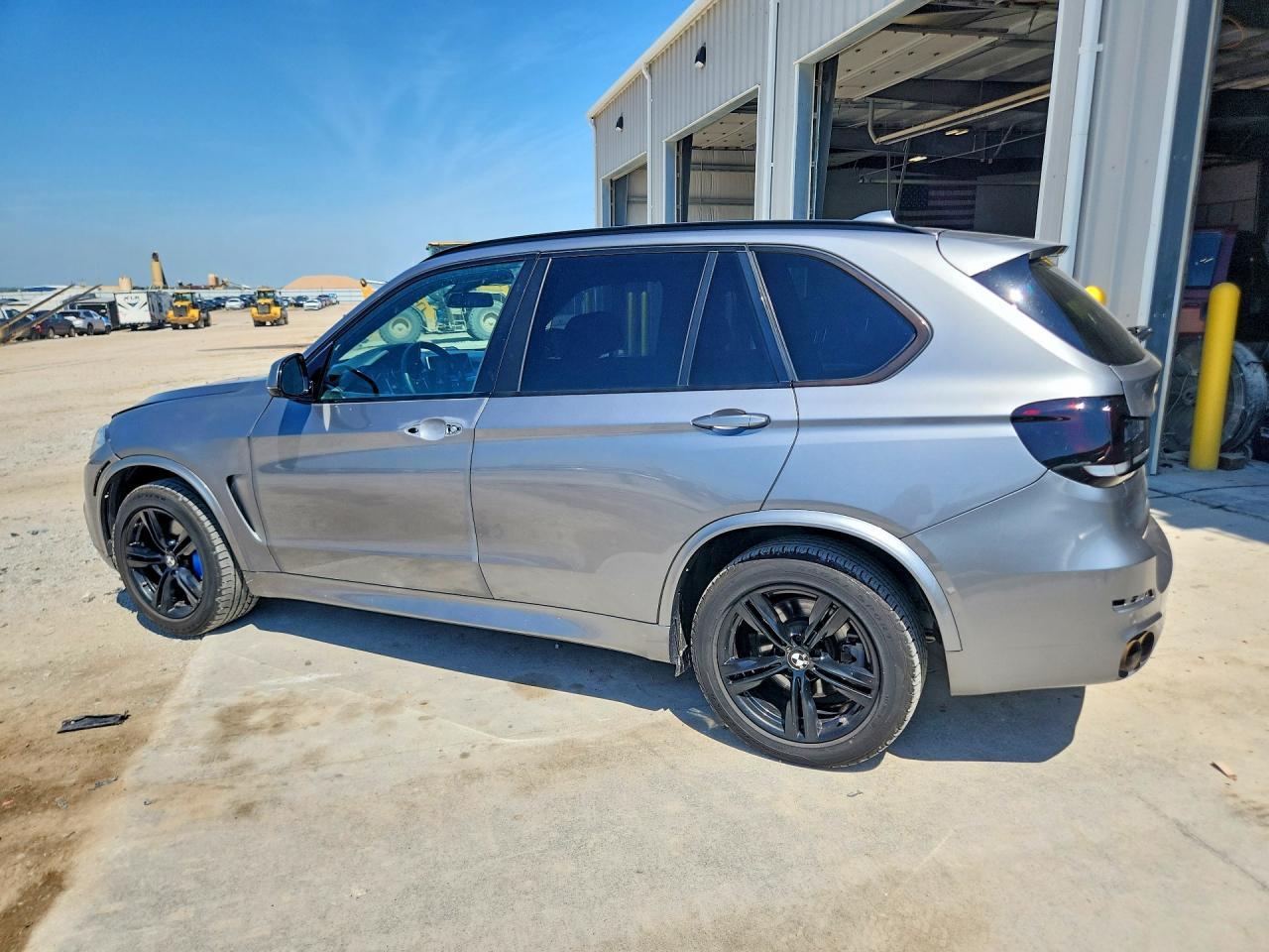 2016 BMW X5 xDrive50I - Image 2