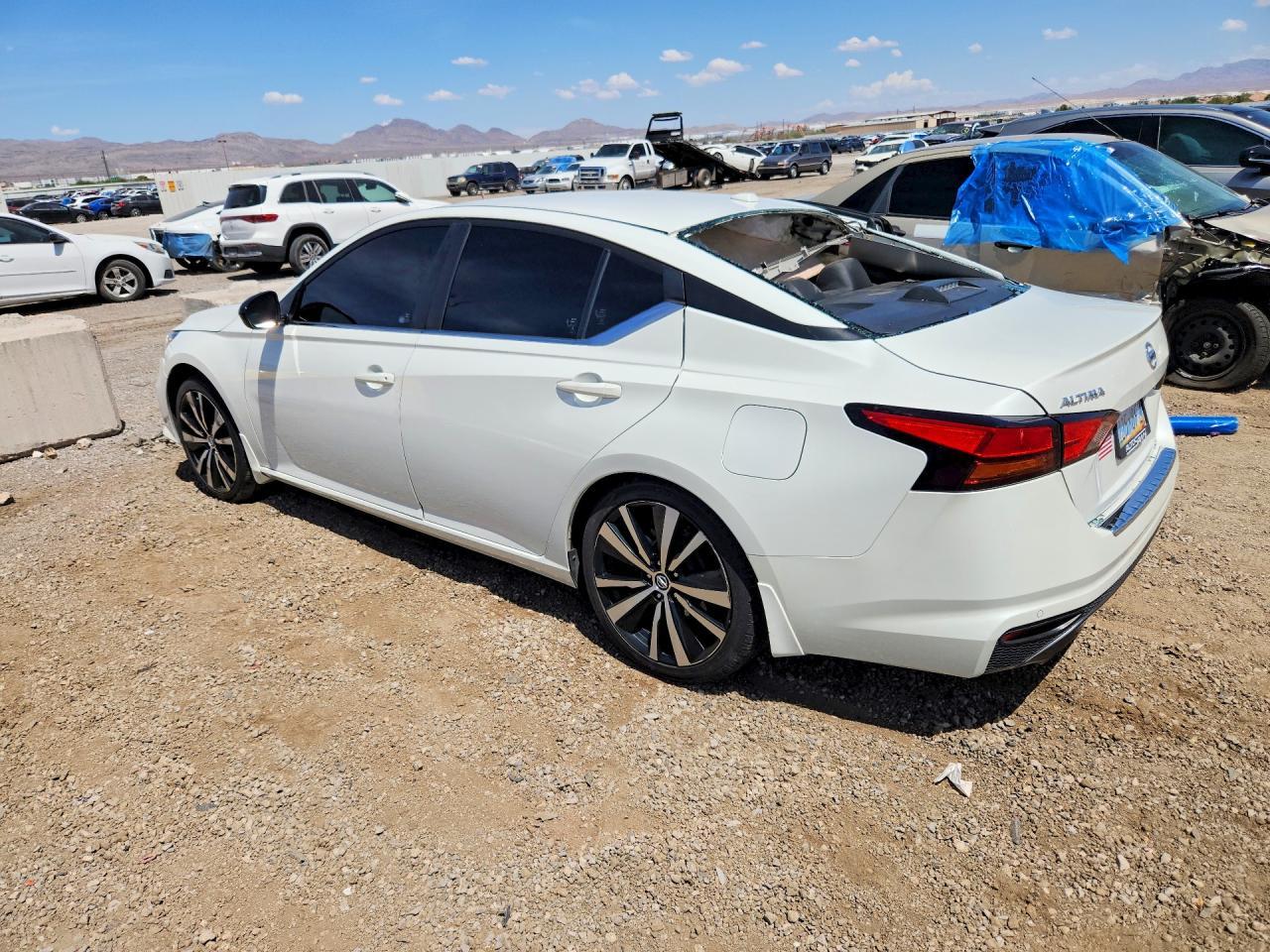 2022 Nissan Altima Sr - Image 2