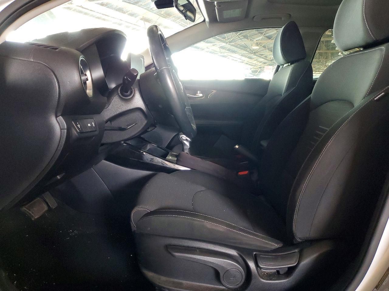 2019 Kia Forte S - Фото 7