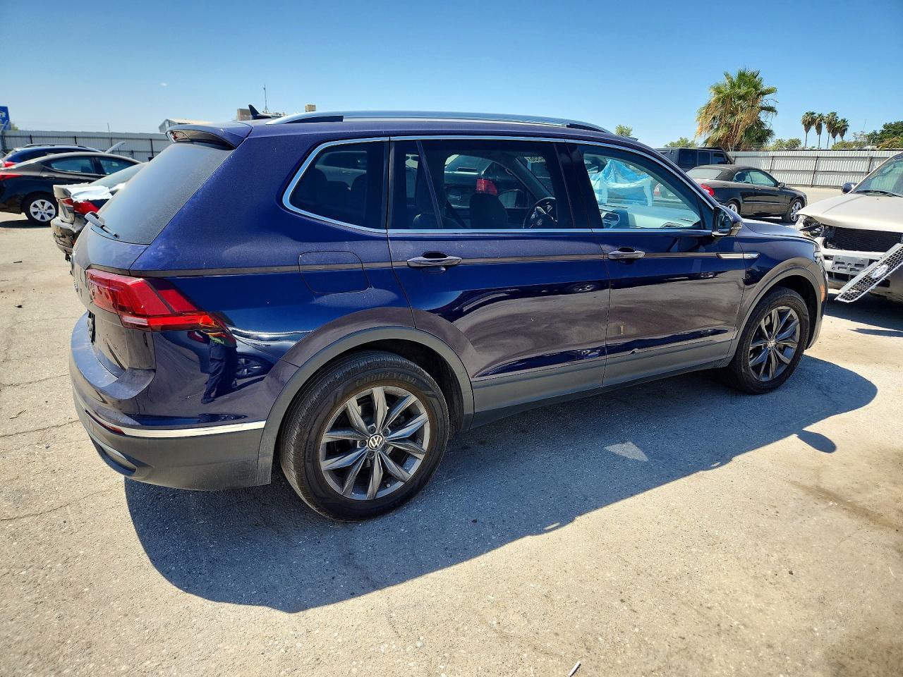 2023 Volkswagen Tiguan Se - Фото 3
