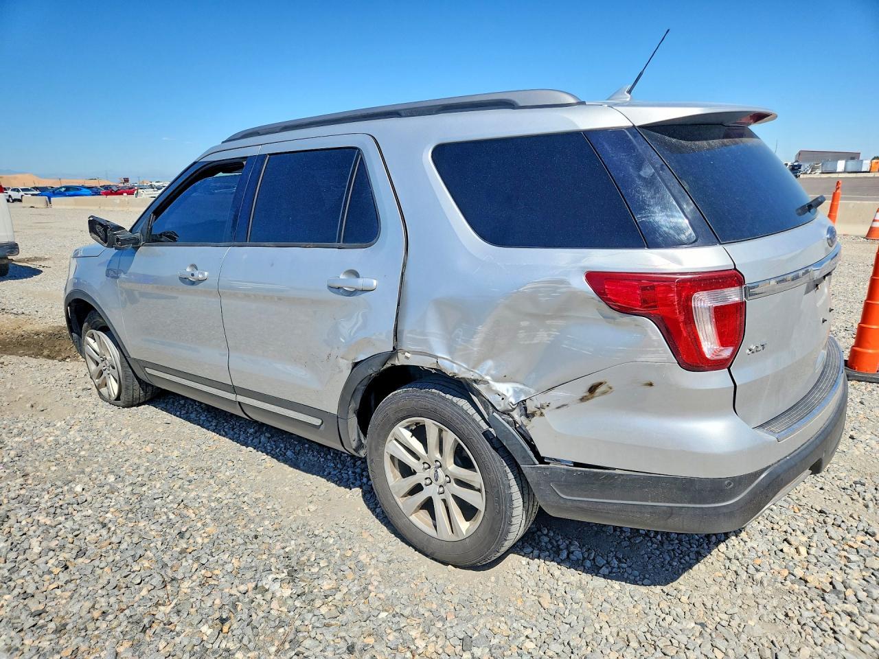 2018 Ford Explorer Xlt - Фото 2