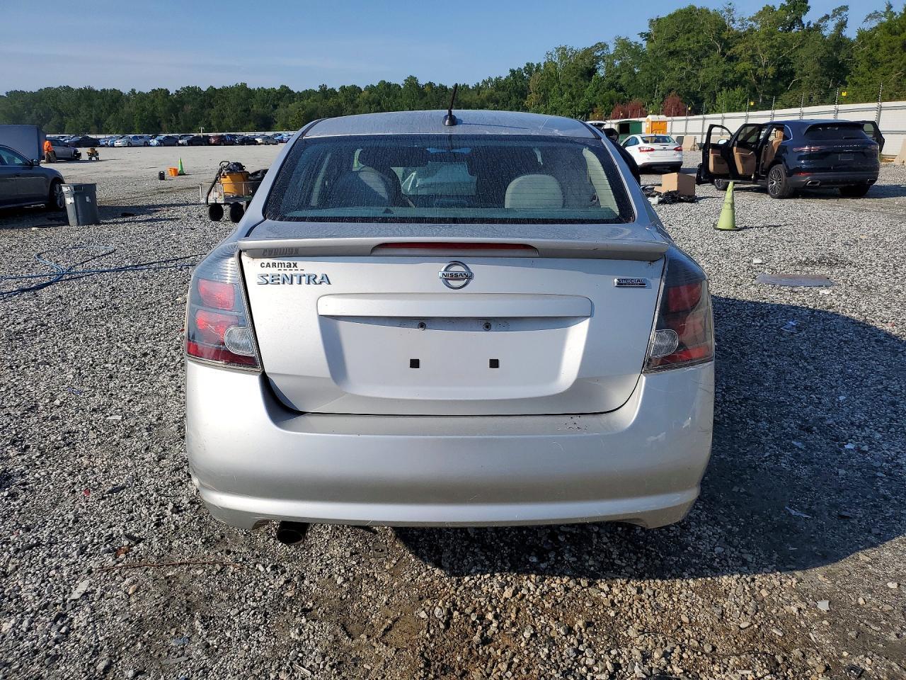 2012 Nissan Sentra 2.0 - Image 6