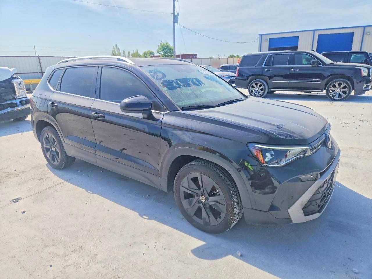 2025 Volkswagen Taos Se - Image 4