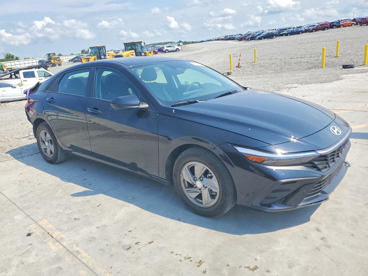 2024 Hyundai Elantra Se - Фото 4