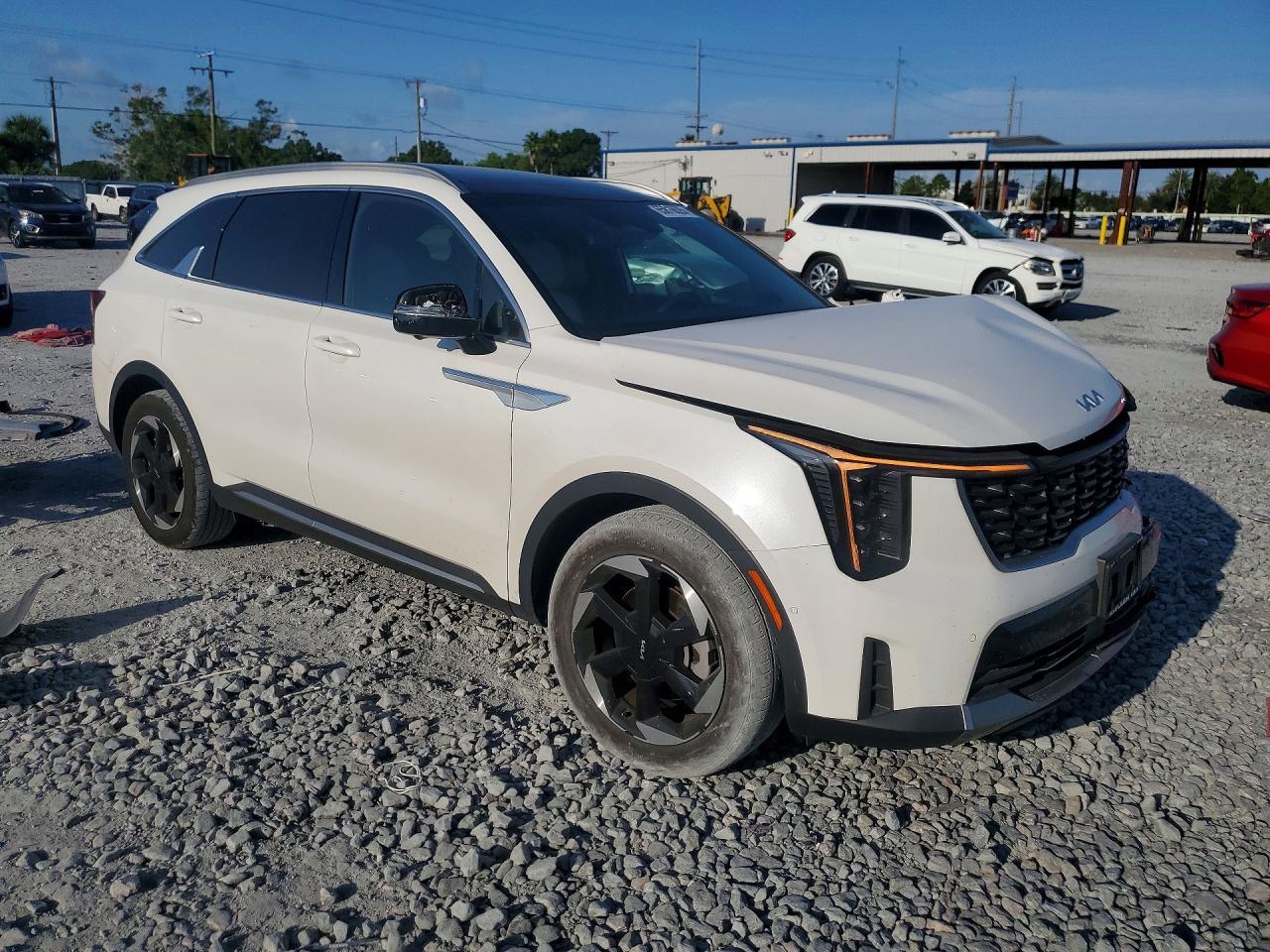 2025 Kia Sorento Sxp - Image 4