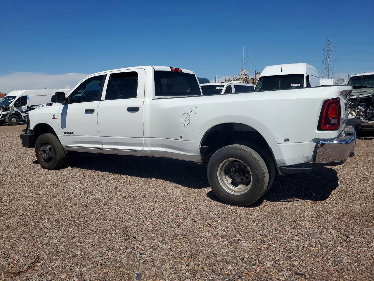 2026 Ram 3500 Tradesman - Фото 2
