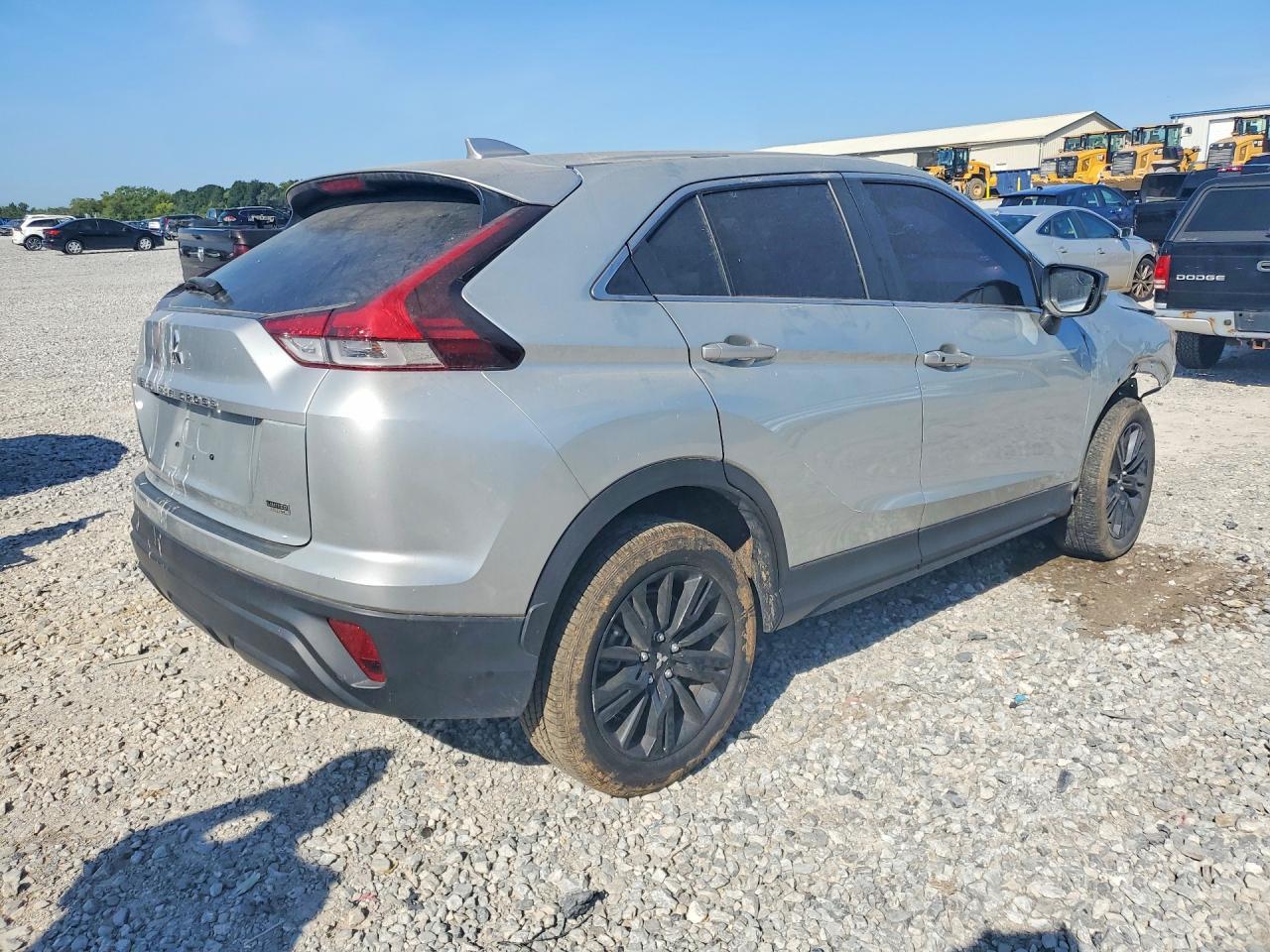 2024 Mitsubishi Eclipse Cross Le - Фото 3