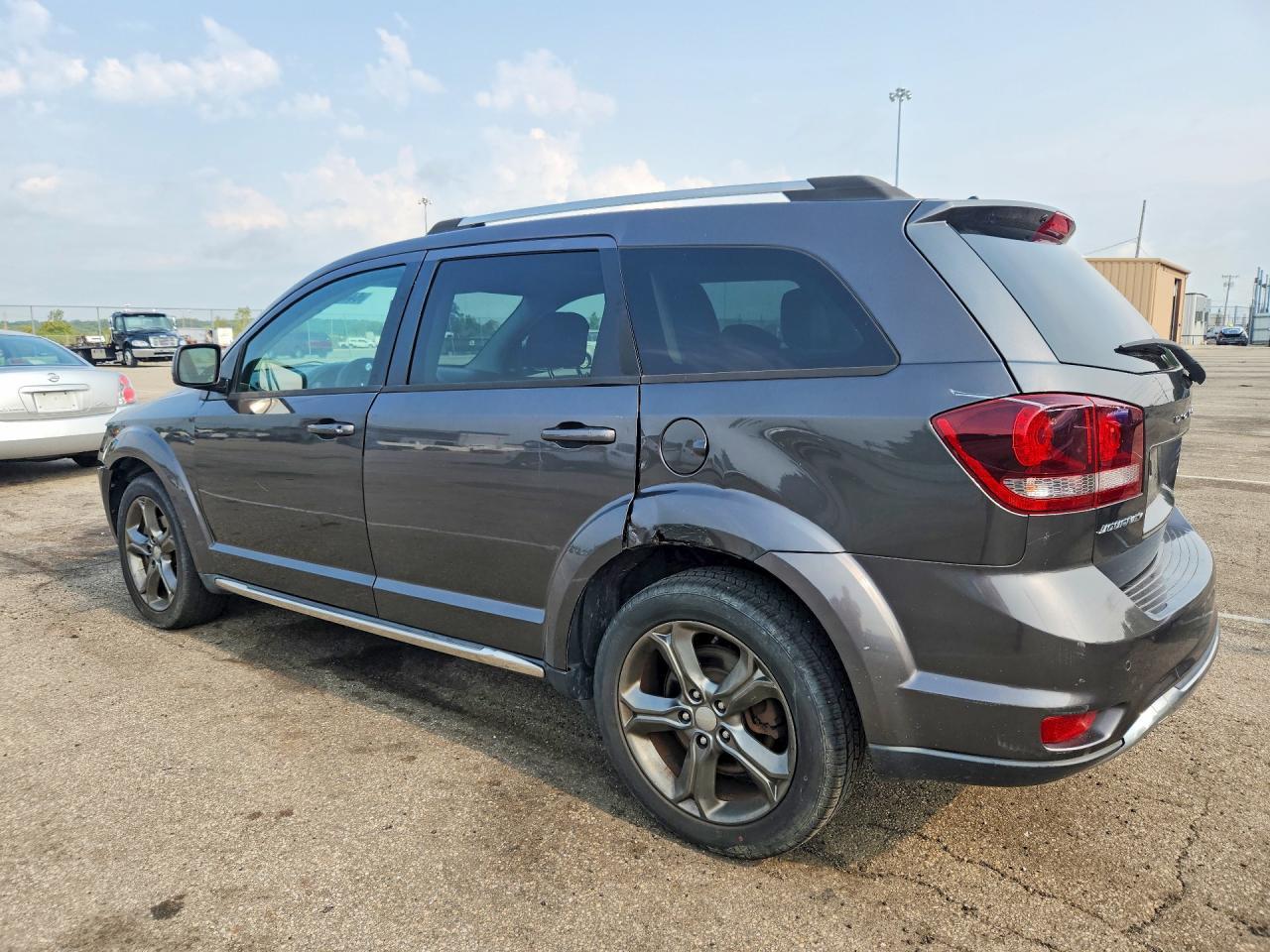 2016 Dodge Journey Crossroad - Image 2