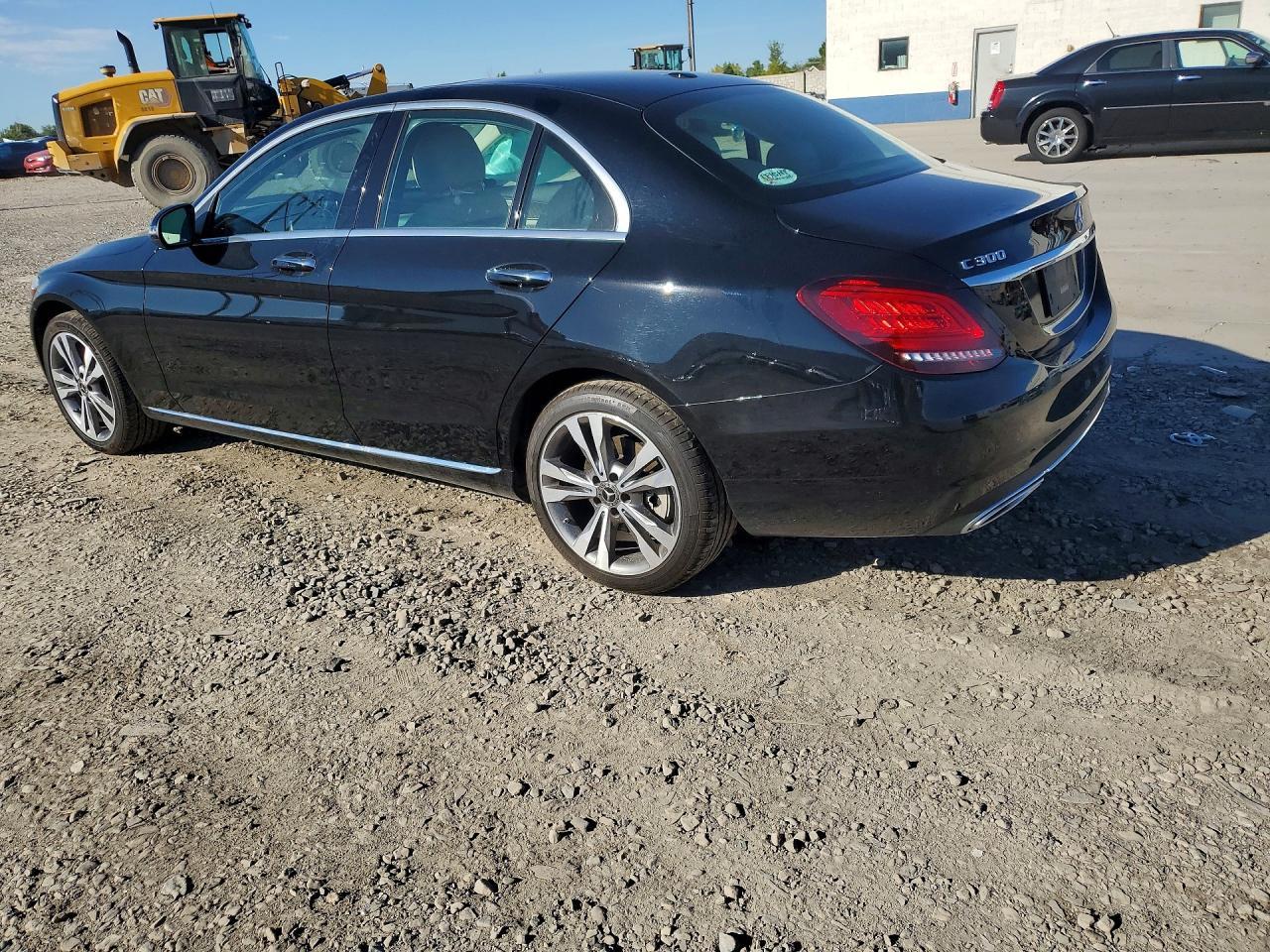 2021 Mercedes-Benz C 300 4Matic - Фото 2