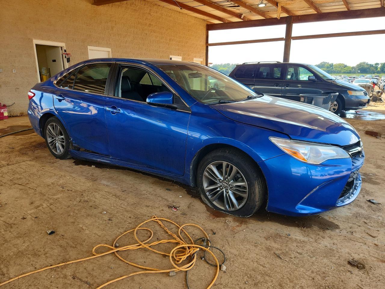 2017 Toyota Camry Se - Фото 4
