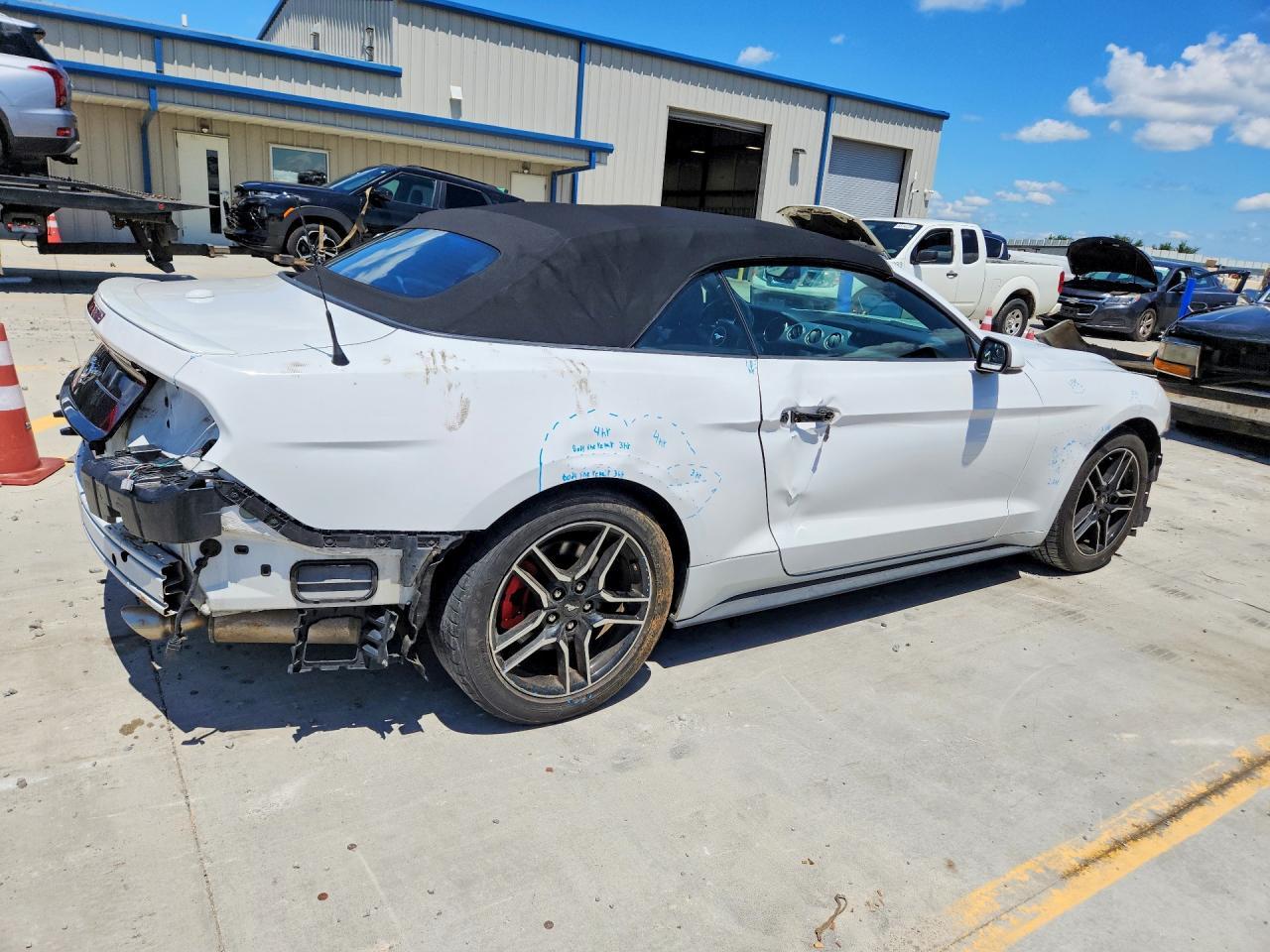 2020 Ford Mustang - Фото 3