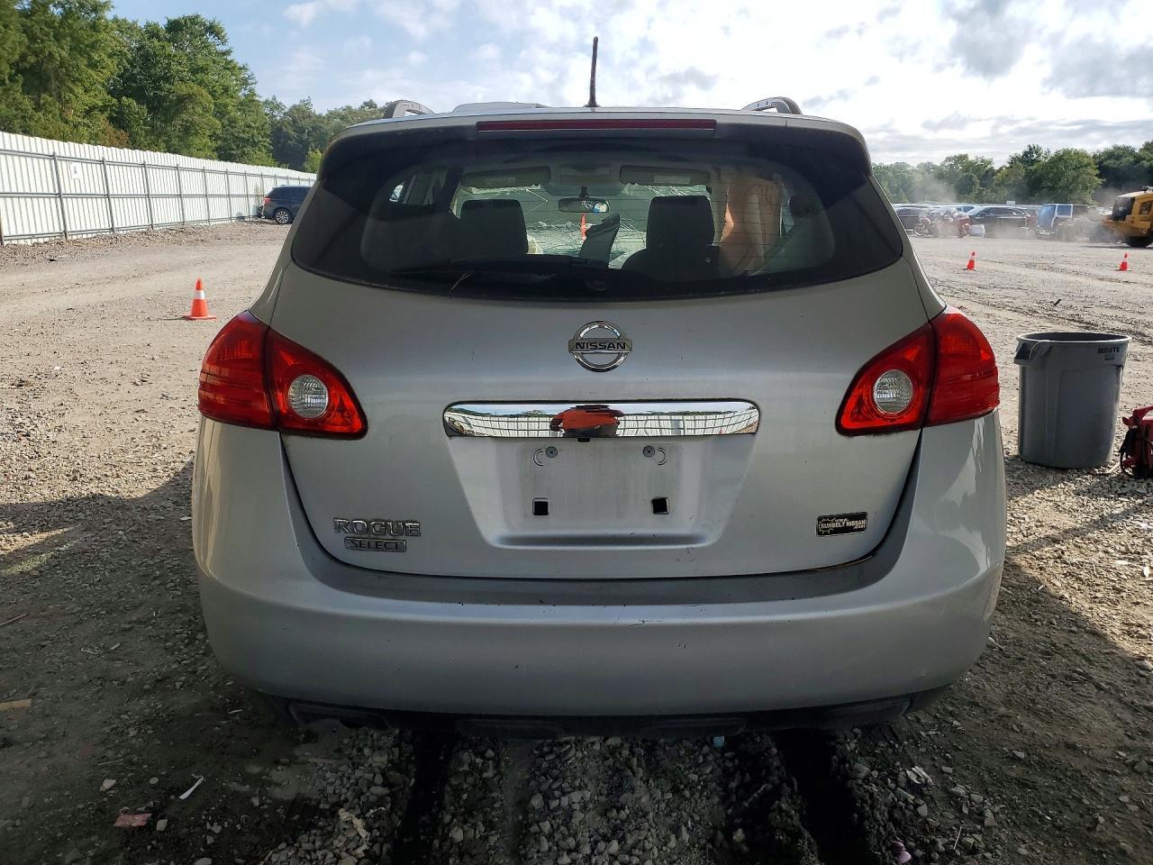 2014 Nissan Rogue Select S - Image 6