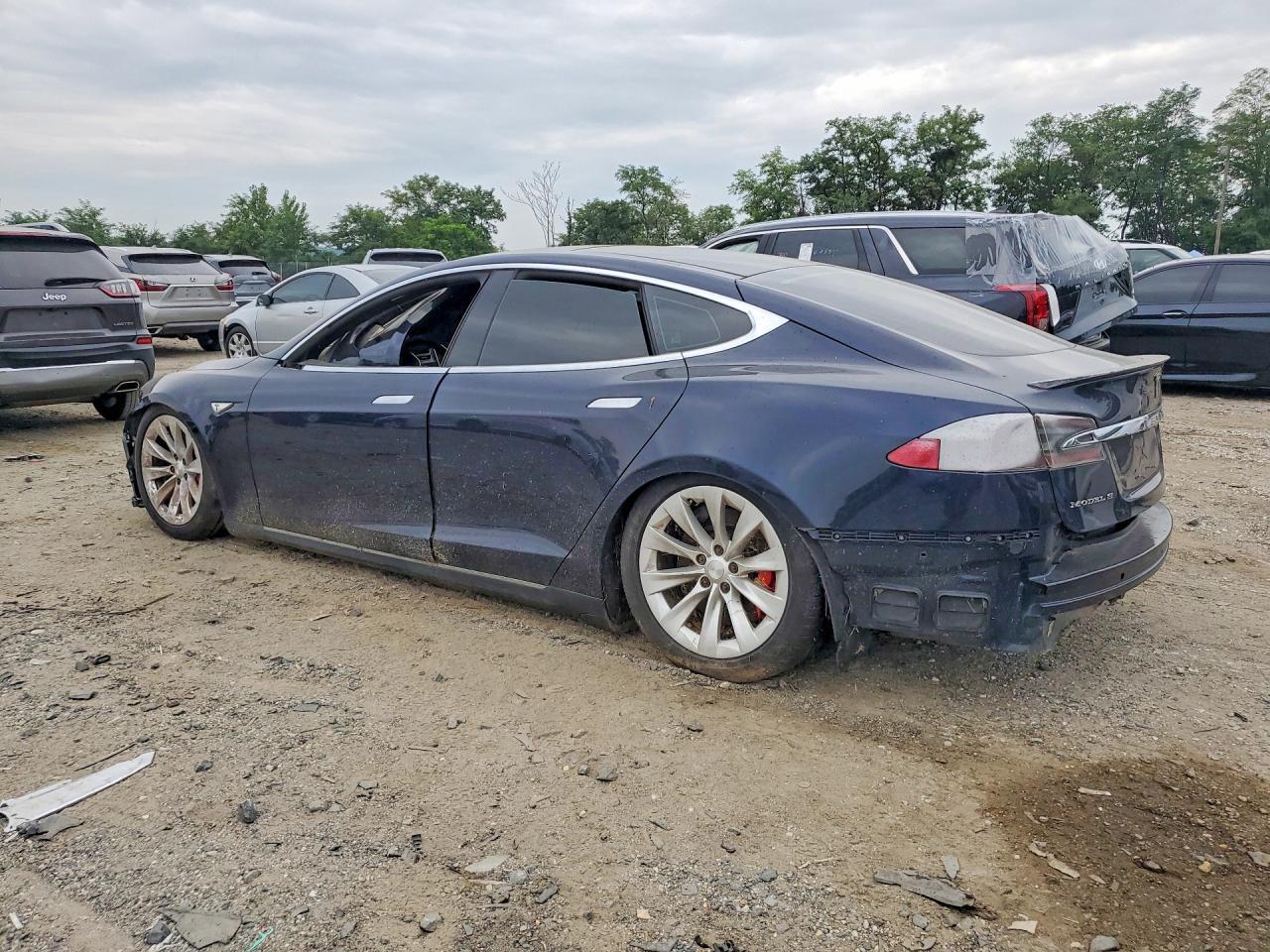 2015 Tesla Model S 85D - Фото 2