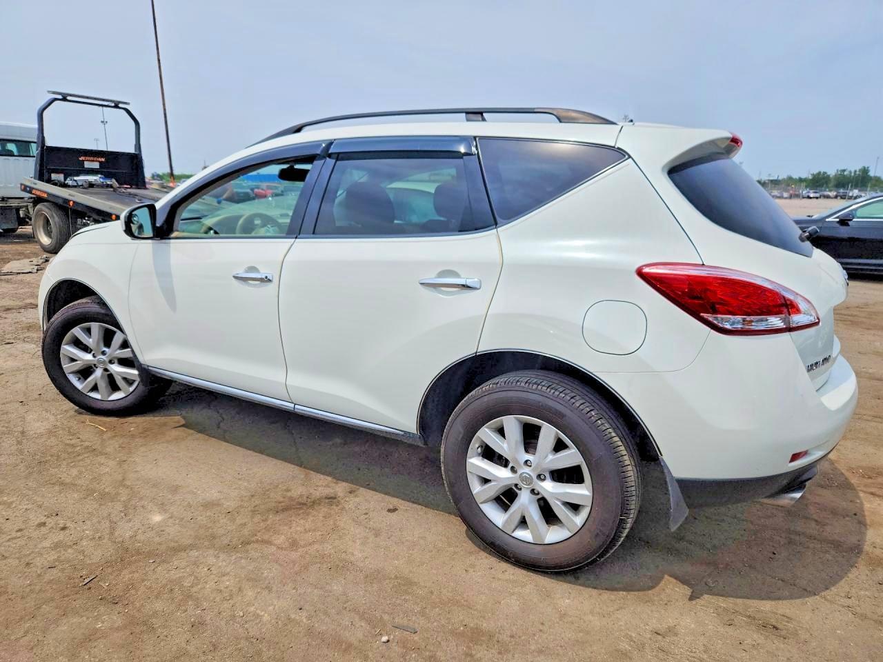 2014 Nissan Murano Sv - Image 2