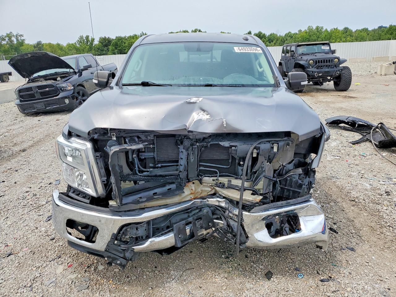 2019 Nissan Titan Sv - Фото 5