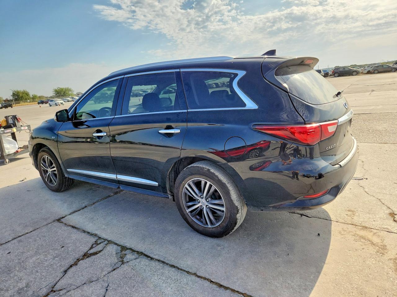 2017 Infiniti Qx60 Base - Image 2