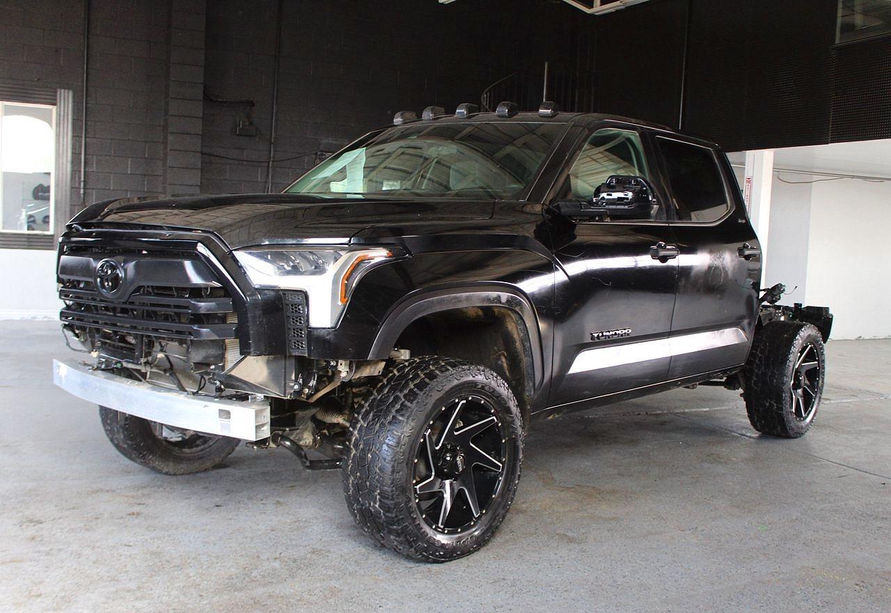 2024 Toyota Tundra Sr5 - Фото 2