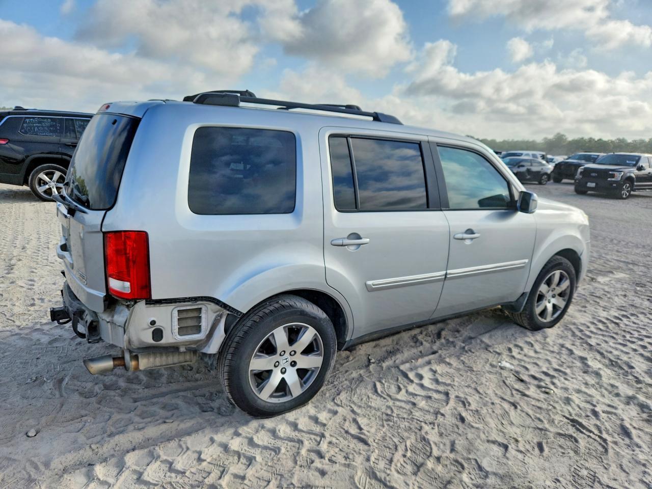 2015 Honda Pilot Touring - Image 3