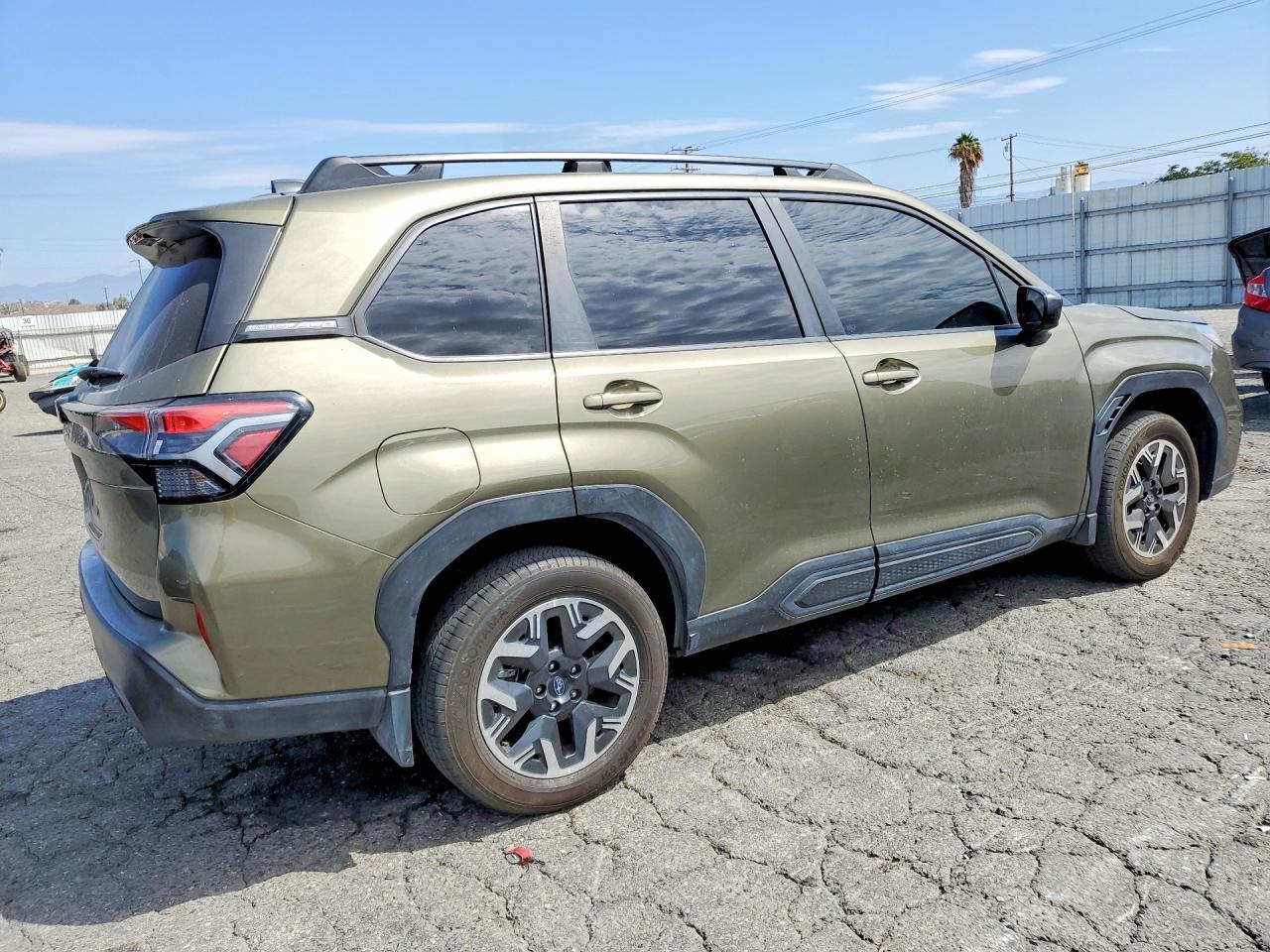 2025 Subaru Forester Premium - Image 3