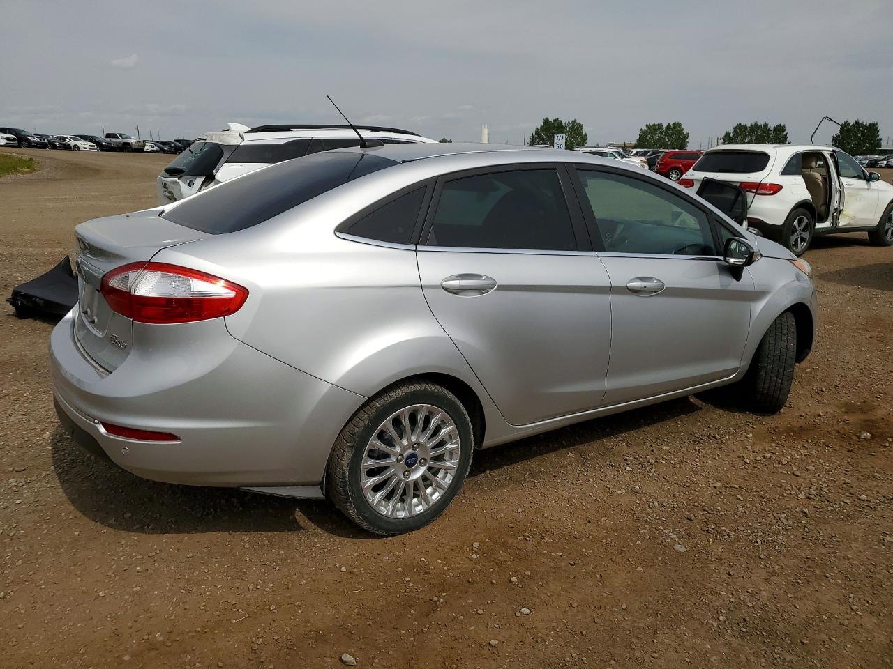 2015 Ford Fiesta Titanium - Image 3