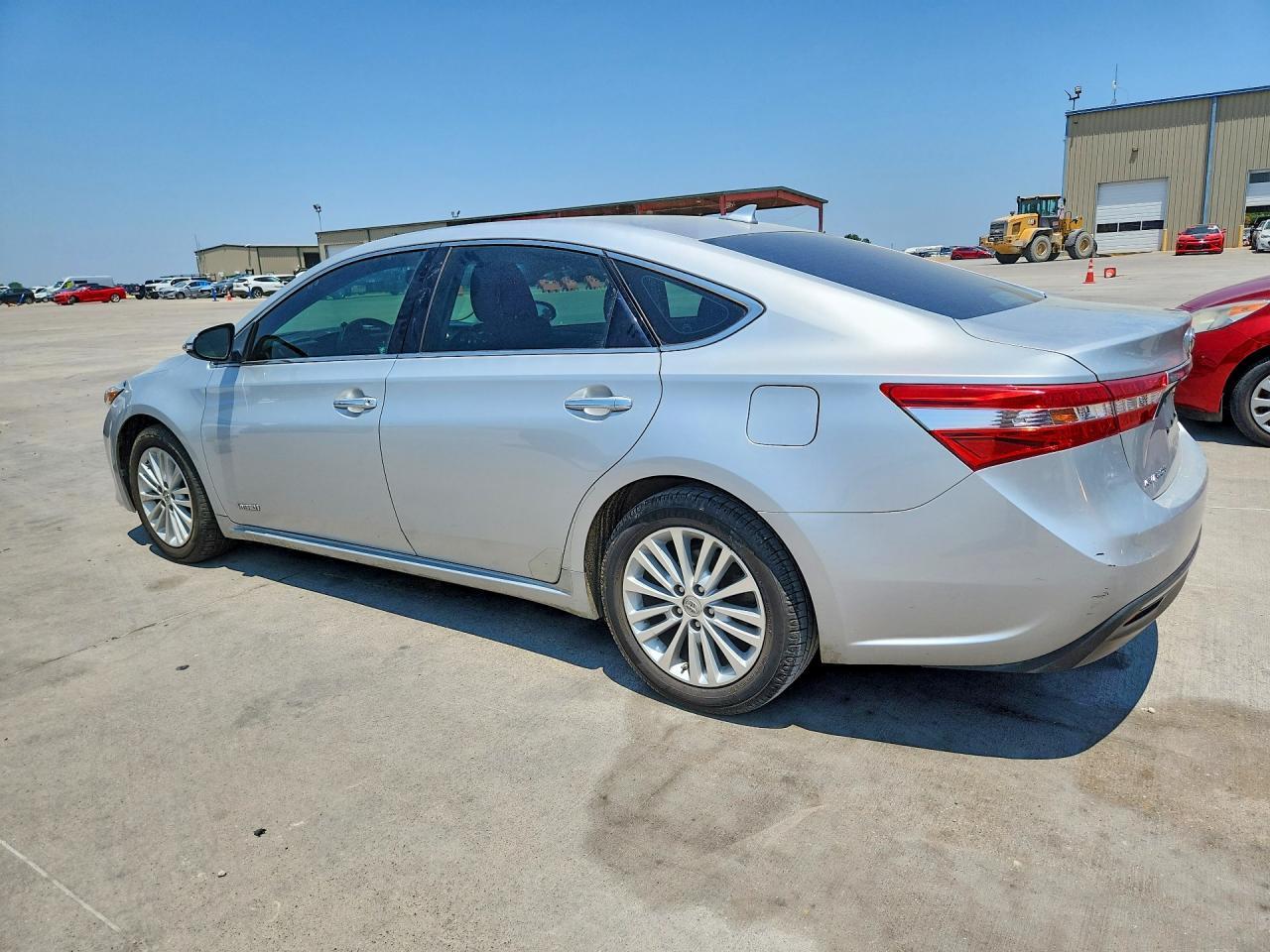 2013 Toyota Avalon Hybrid Limited - Image 2