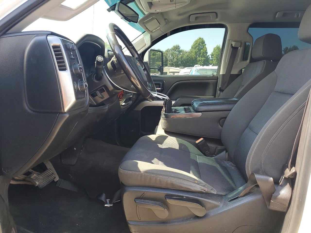 2018 Chev Silverado - Image 7
