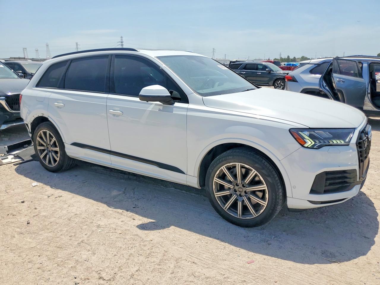 2024 Audi Q7 Premium Plus - Image 4