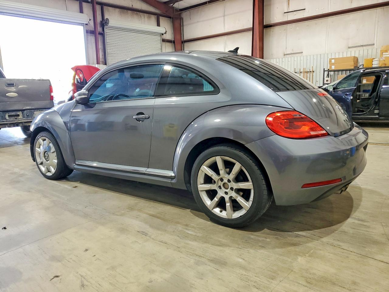 2014 Volkswagen Beetle Beetle, Beetle Black Turbo, Beetle Whiteturbo - Фото 2