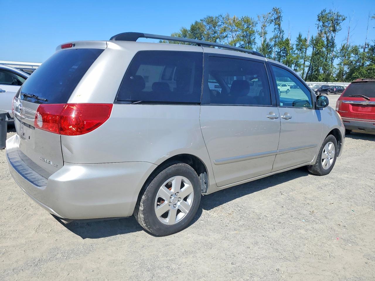2006 Toyota Sienna Le 8 Passenger - Фото 3