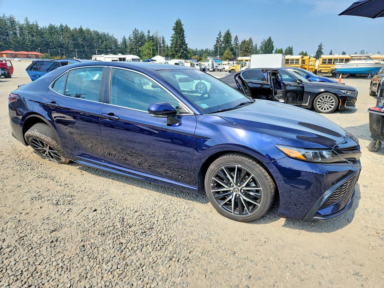2022 Toyota Camry Se - Фото 4