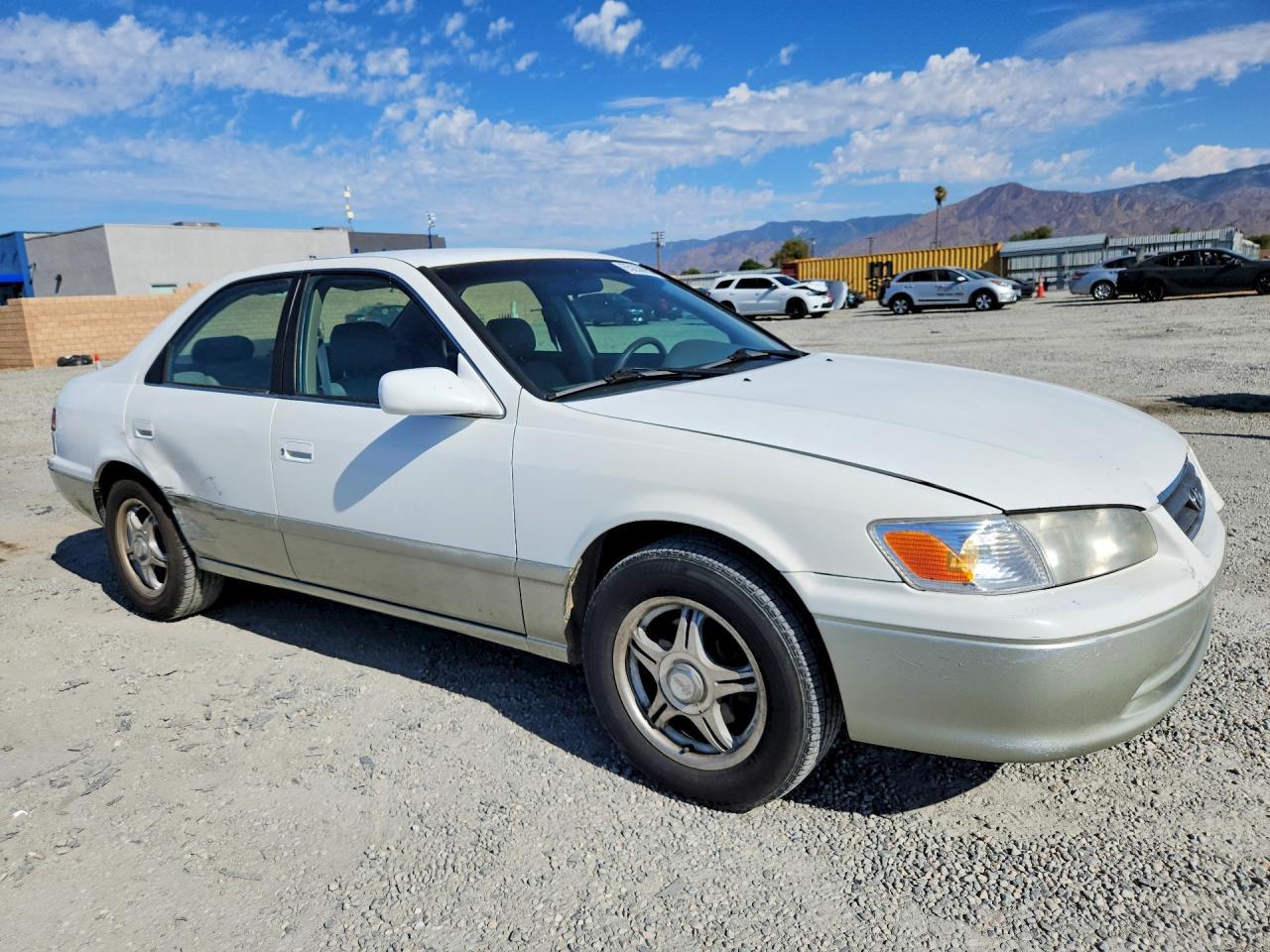 2000 Toyota Camry Le - Фото 4