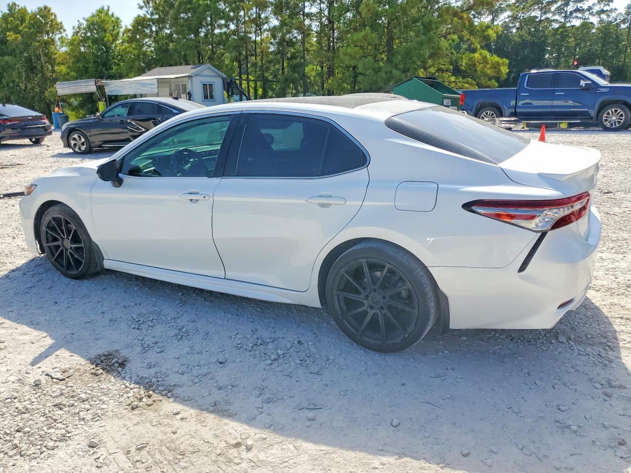 2018 Toyota Camry Xse - Image 2
