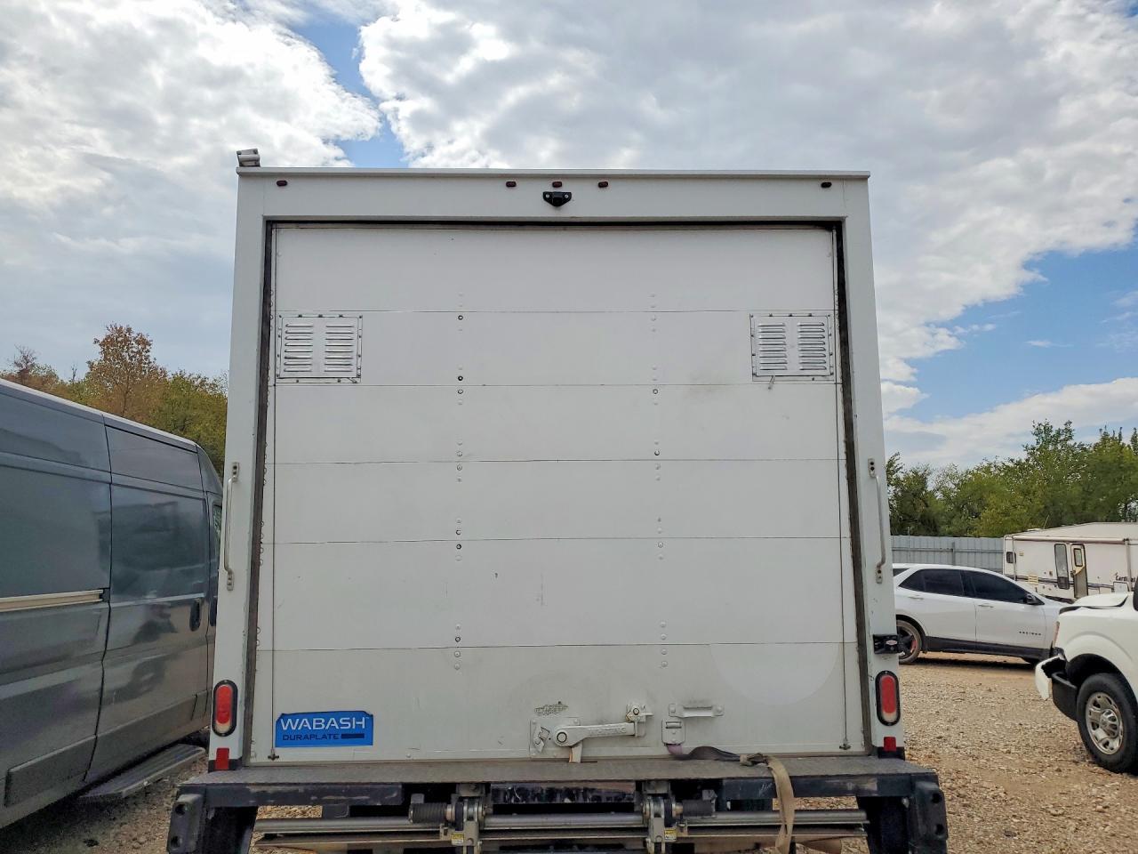 2023 Chevrolet Express Box Truck - Image 6