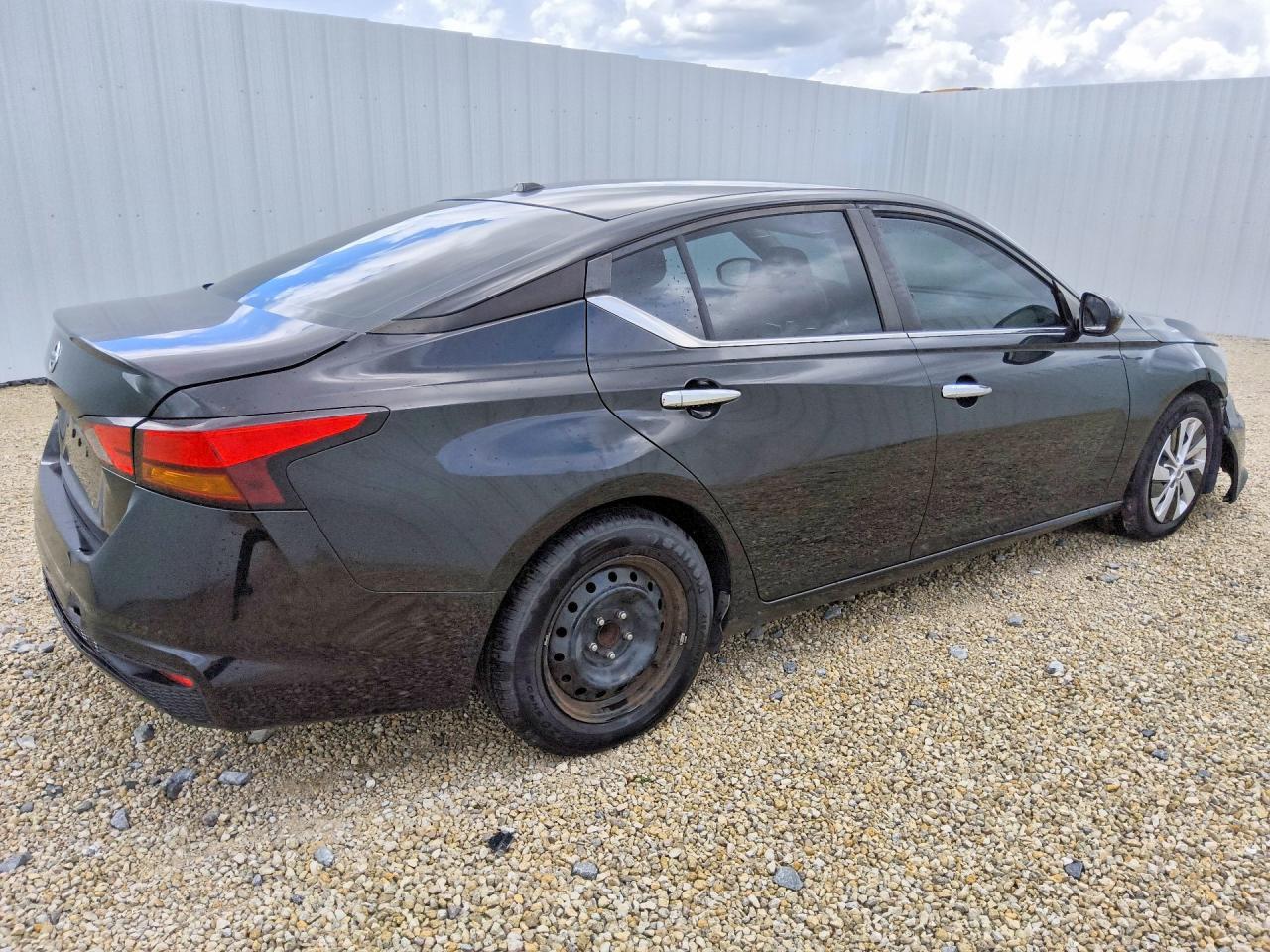 2019 Nissan Altima 2.5 S - Image 3