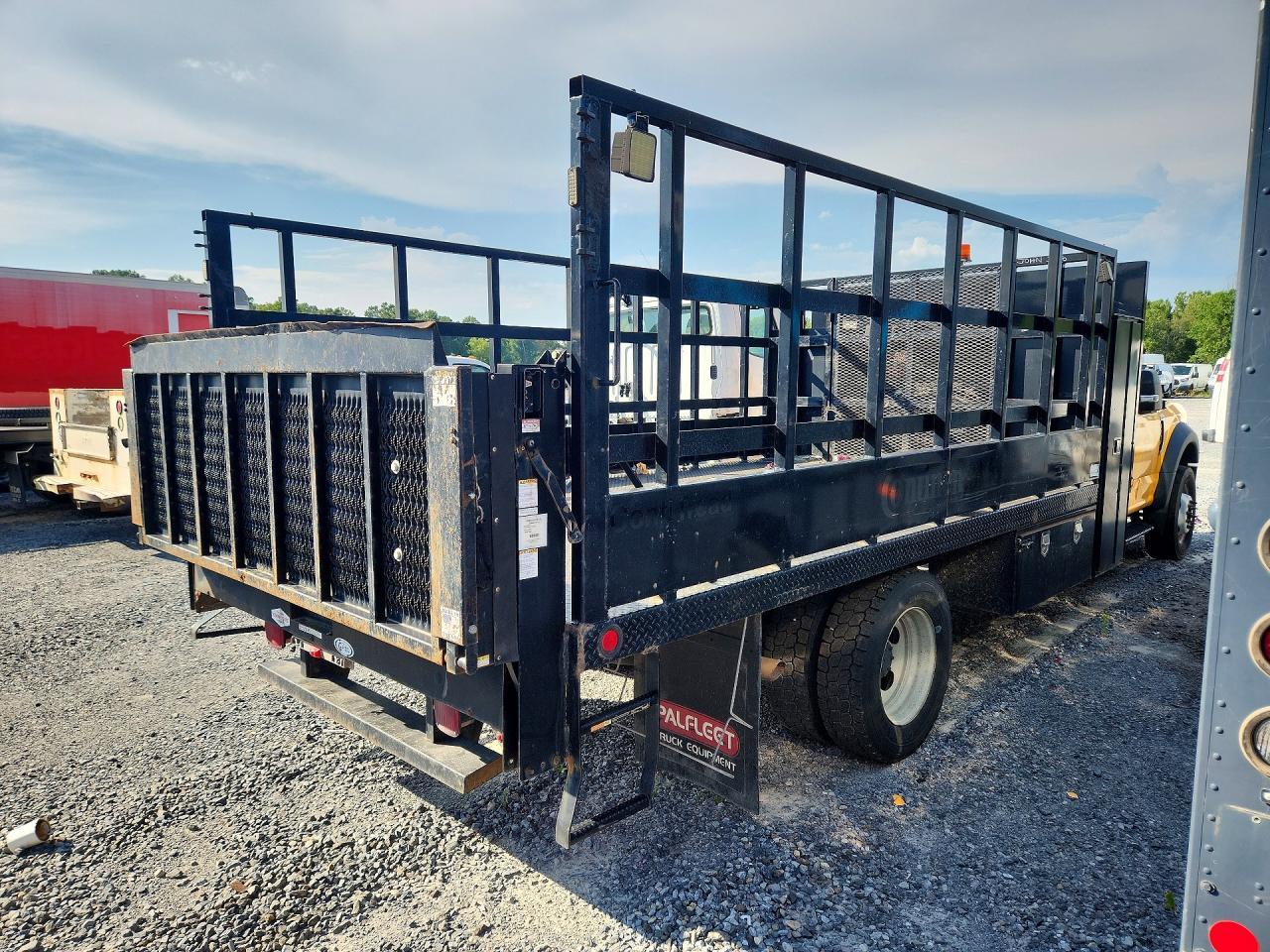 2017 Ford F550 Super Duty - Image 3