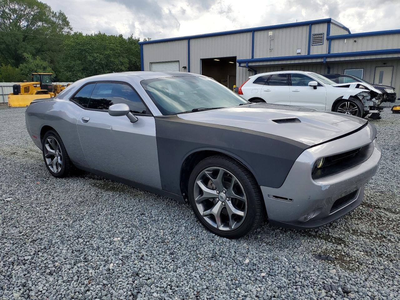 2017 Dodge Challenger Sxt - Image 4