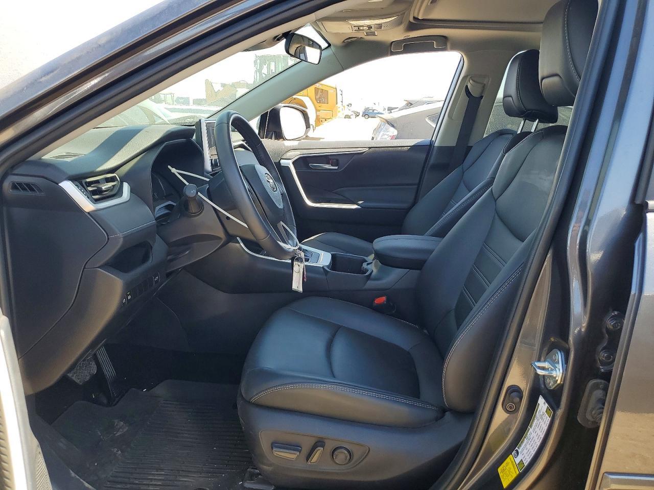 2025 Toyota Rav4 Xle Premium - Image 7