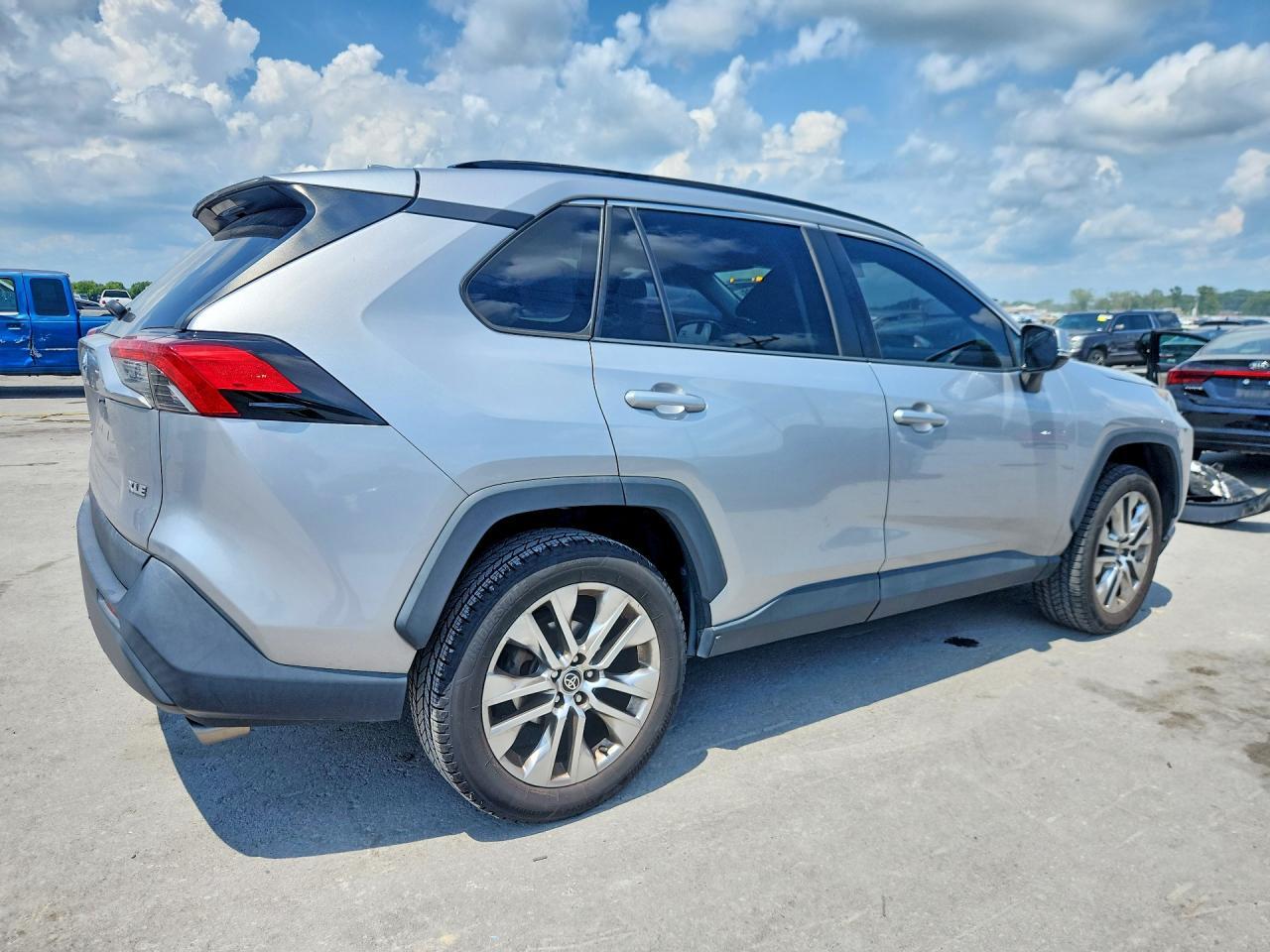 2021 Toyota Rav4 Xle Premium - Image 3