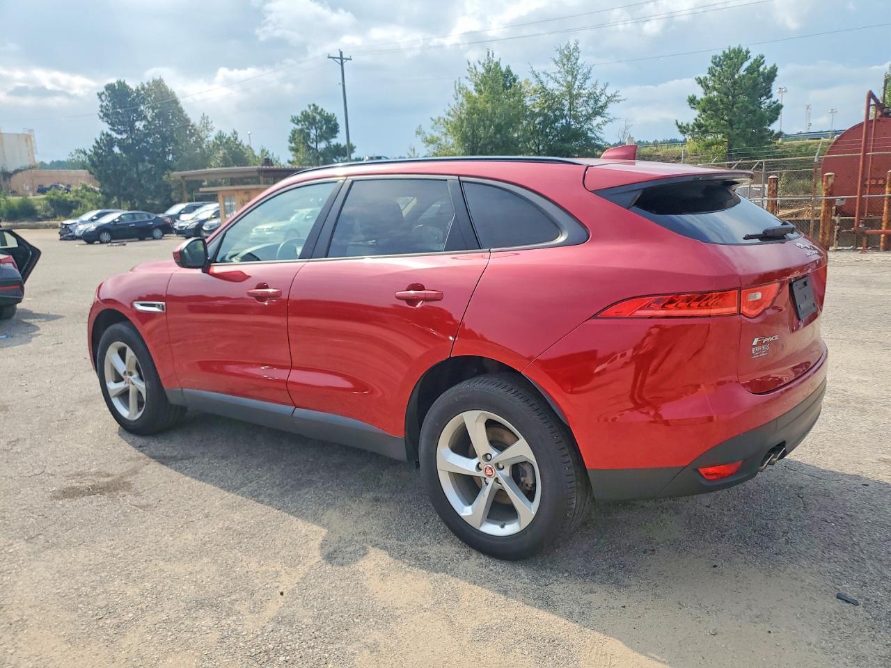 2018 Jaguar F-Pace Premium - Image 2