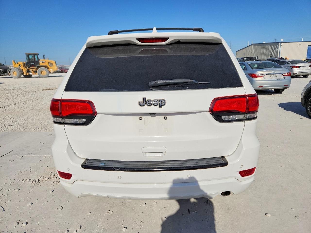 2017 Jeep Grand Cherokee Laredo - Image 6
