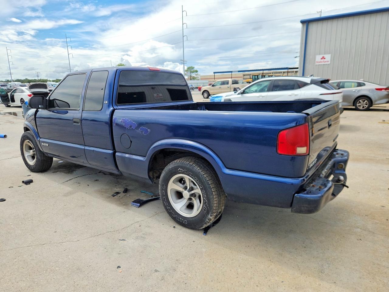 2002 Chevrolet S Truck S10 - Фото 2